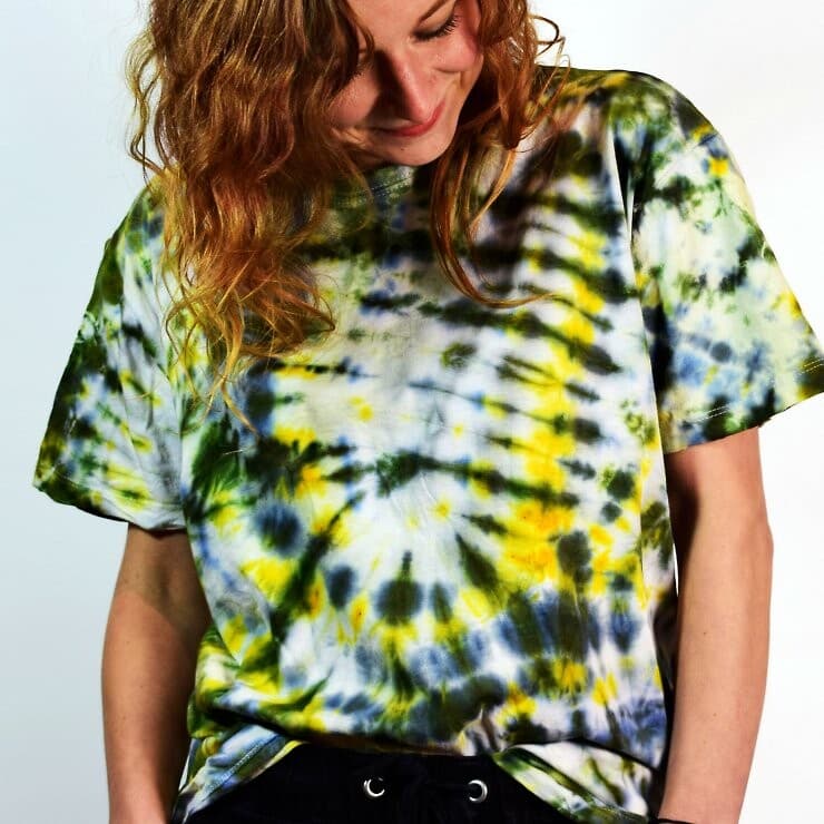 Tie dye na wakacje – barwienie ubrań #zerowaste
