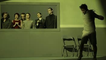 "Kto jest szalony – ja czy świat?" spektakl Teatru Nowego